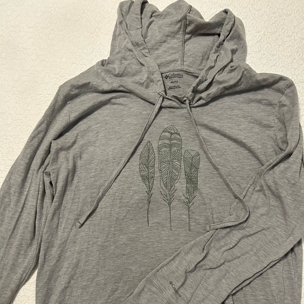 Columbia long sleeve t-shirt with hood